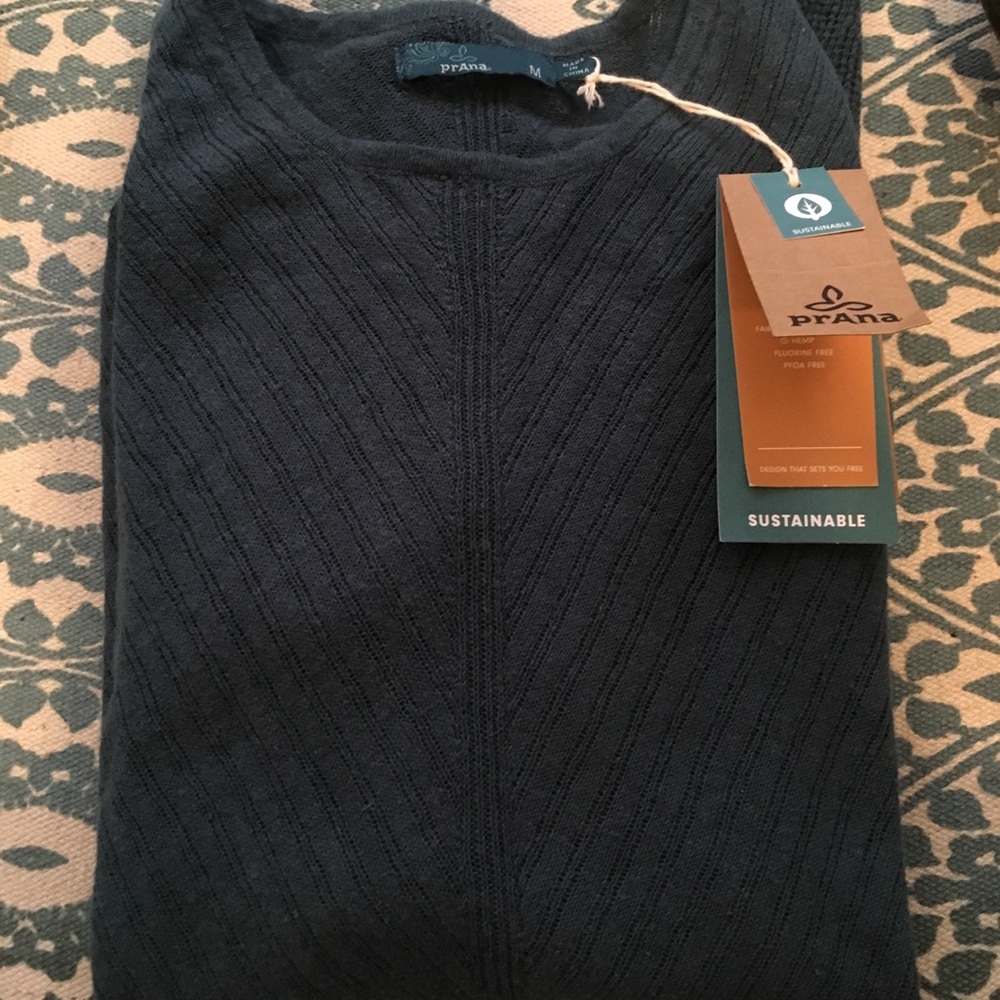 ⚡️ FLASH⚡️ NWT PrAna Indigo cold shoulder Sweater